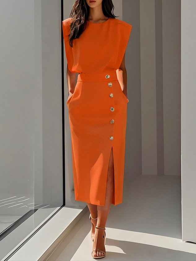 Malene™ | Robe midi unie avec fente à boutons et décolleté arrondi