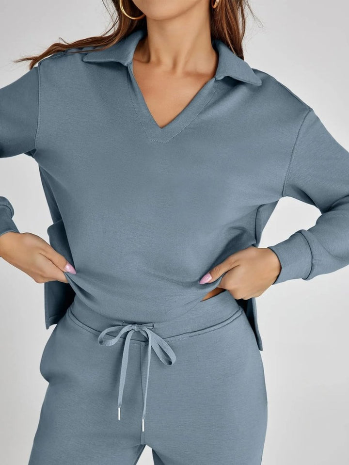 Nina - Élégante Combinaison de Voyage" can be rewritten as "Nina - Chic Ensemble de Voyage.